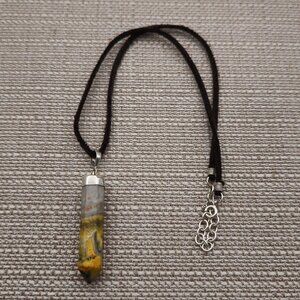 18 Inches Sterling Silver And Leather Bumble Bee Jasper Stone Necklace A2587